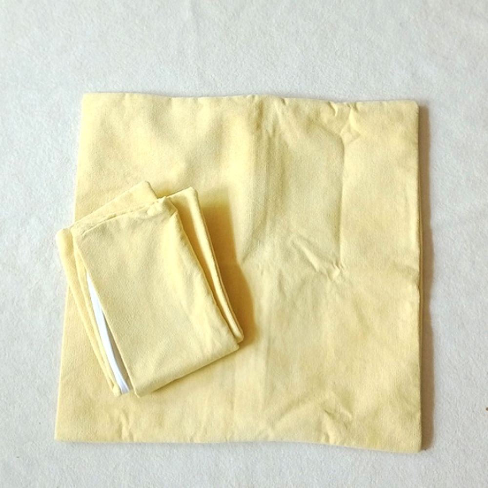 Cushion covers yellow